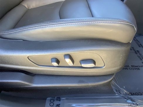 Certified 2025 Cadillac XT6 Premium Luxury image 12