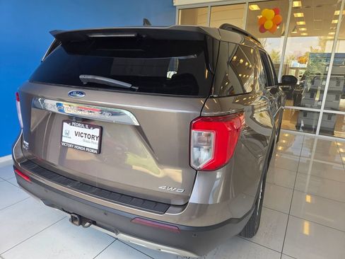 Used 2021 Ford Explorer XLT w/ Equipment Group 202A AWD/4WD image 9