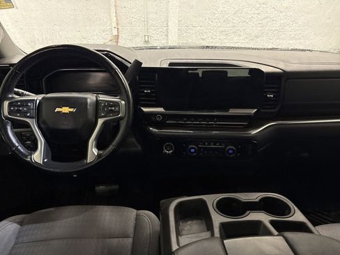 Used 2023 Chevrolet Silverado 1500 LT image 12