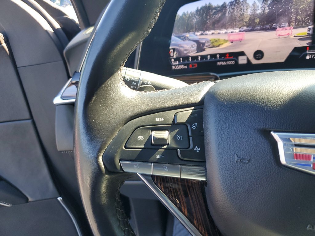 Used 2023 Cadillac Escalade ESV Premium Luxury AWD/4WD image 28