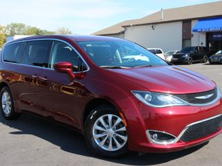 Used 2018 Chrysler Pacifica Touring Plus image 1