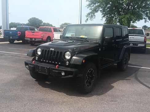 Used 2015 Jeep Wrangler Unlimited Rubicon AWD/4WD image 11