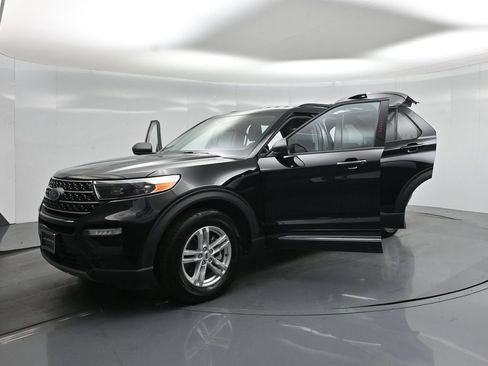 Certified 2023 Ford Explorer XLT w/ Equipment Group 202A RWD image 31