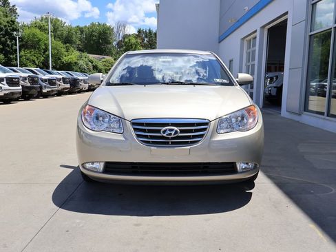 Used 2010 Hyundai Elantra GLS FWD image 5