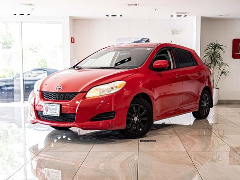 Used 2009 Toyota Matrix FWD image 1