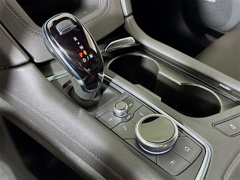 New 2026 Cadillac XT5 Luxury w/ LPO, ONYX Package image 11