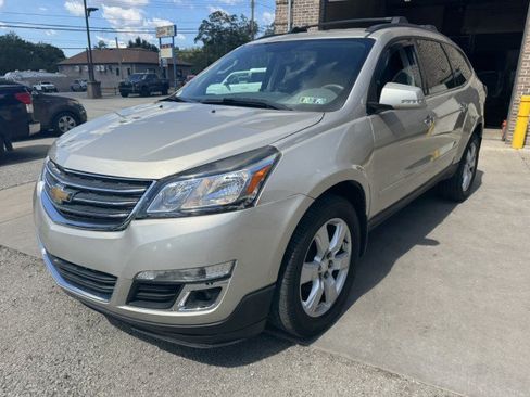Used 2017 Chevrolet Traverse LT w/ Style and Technology Package AWD/4WD image 7