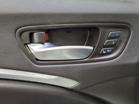 Used 2020 Acura MDX FWD image 18