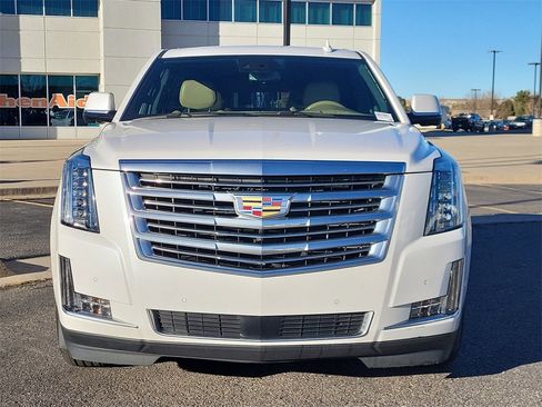 Used 2020 Cadillac Escalade ESV Platinum image 10
