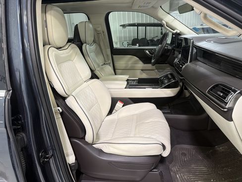 Used 2021 Lincoln Navigator Black Label w/ Cargo Convenience Package AWD/4WD image 14