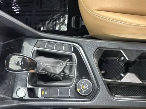 Used 2022 Volkswagen Tiguan SE image 30