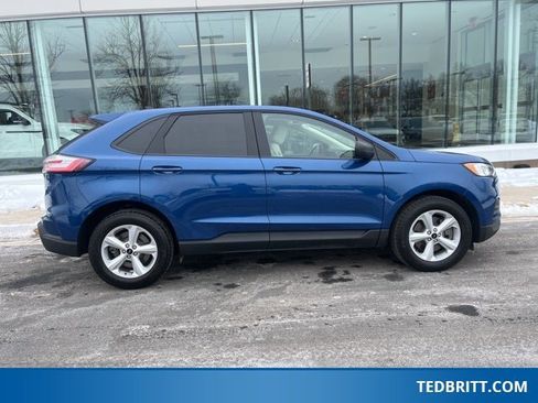 Certified 2024 Ford Edge SE image 9