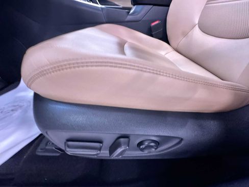 Used 2022 Toyota RAV4 Limited image 13