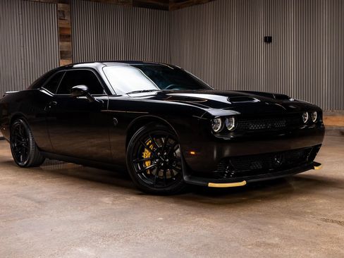 Used 2023 Dodge Challenger SRT Hellcat w/ Driver Convenience Group RWD image 1