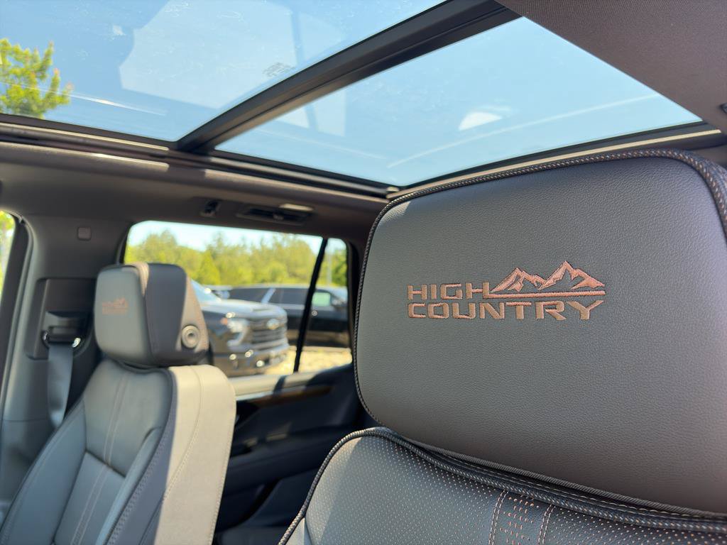 New 2026 Chevrolet Tahoe High Country w/ Sun And Tow Package AWD/4WD image 26
