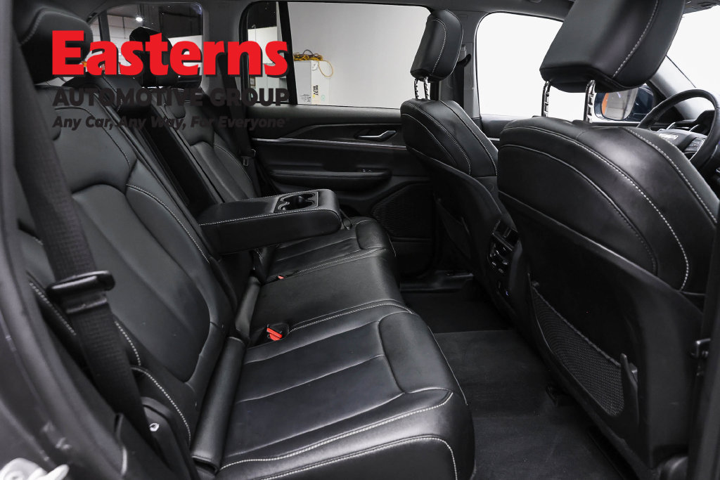 Used 2023 Jeep Grand Cherokee Limited AWD/4WD image 26