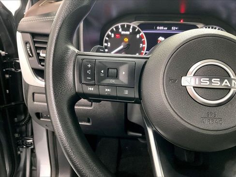 Used 2023 Nissan Rogue S AWD/4WD image 22