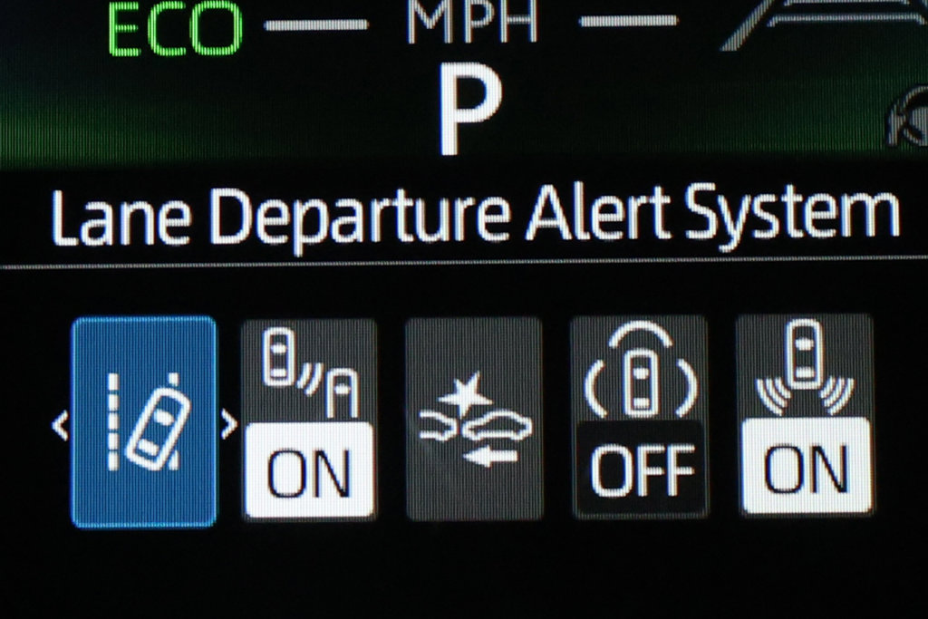 Used 2025 Toyota Camry SE w/ Convenience Package FWD image 20