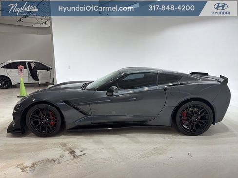 Used 2017 Chevrolet Corvette Stingray Coupe w/ 1LT image 4