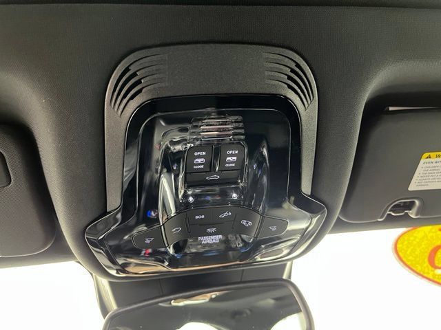 Used 2026 Alfa Romeo Giulia AWD w/ Driving Assist Package image 38