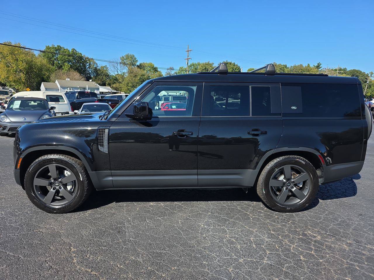 Used 2023 Land Rover Defender 130 SE AWD/4WD image 20