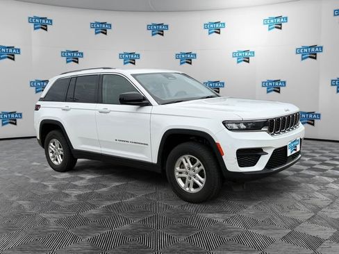 Used 2023 Jeep Grand Cherokee Laredo w/ Luxury Tech Group I AWD/4WD image 8