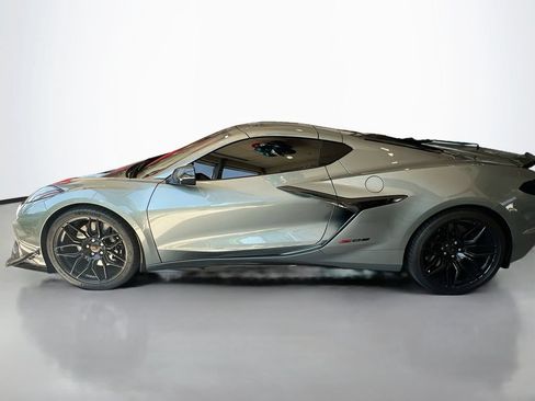 Used 2024 Chevrolet Corvette Z06 RWD image 8