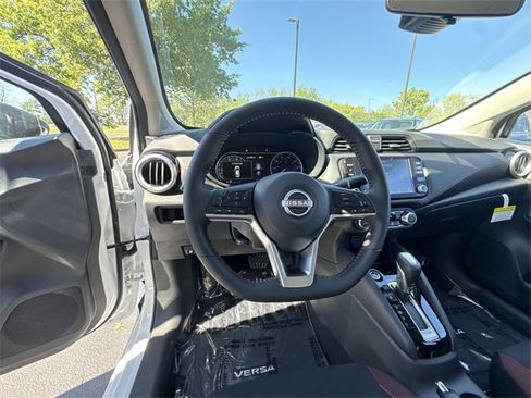 New 2025 Nissan Versa SR w/ Trunk Package image 14