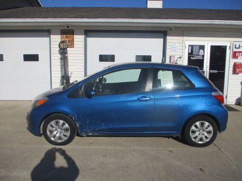 Used 2014 Toyota Yaris LE image 23
