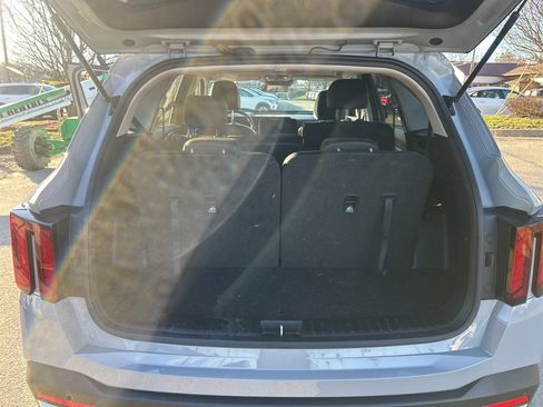 Used 2024 Kia Sorento S w/ Panoramic Sunroof Package image 11