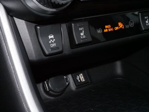 Certified 2025 Toyota RAV4 XLE Premium image 29