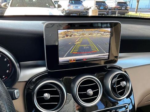 Used 2019 Mercedes-Benz GLC 300 image 25