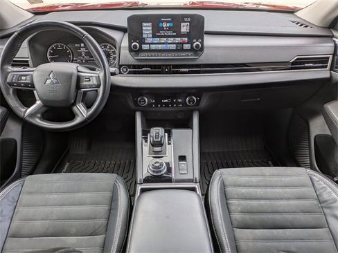Used 2022 Mitsubishi Outlander SE image 17
