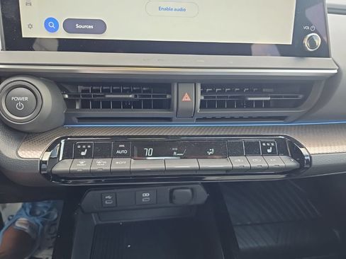 Used 2025 Toyota Prius XLE AWD/4WD image 24