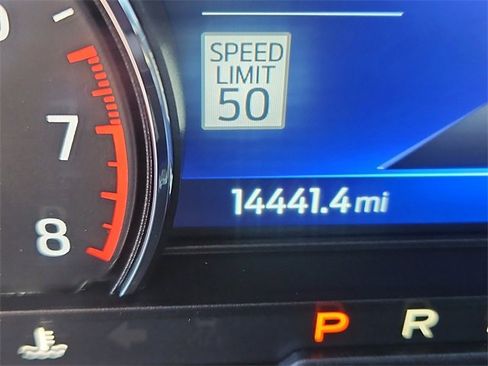 Used 2022 Ford Explorer XLT w/ Equipment Group 202A image 13