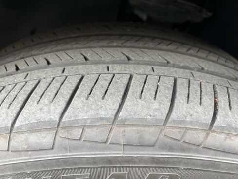 Used 2022 Volkswagen Atlas SEL R-Line image 12