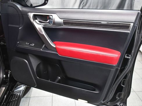 Used 2023 Lexus GX 460 Luxury w/ Sport Design Package image 15