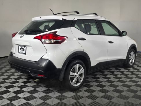 Used 2019 Nissan Kicks S w/ Exterior Package image 3