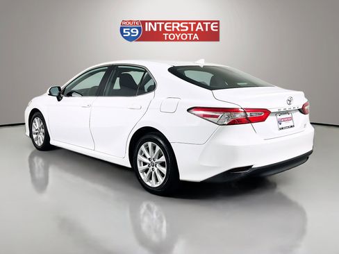 Used 2020 Toyota Camry LE image 5