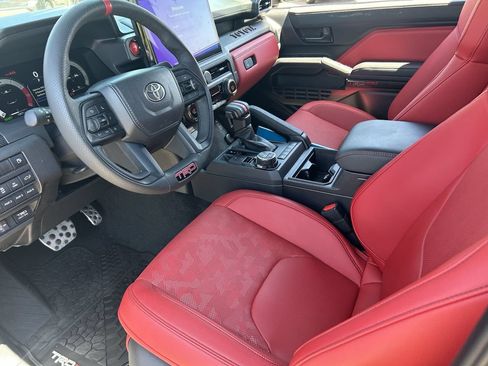 Used 2025 Toyota Tacoma TRD Pro AWD/4WD image 30