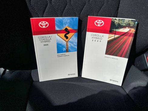 Used 2025 Toyota Corolla LE FWD image 63