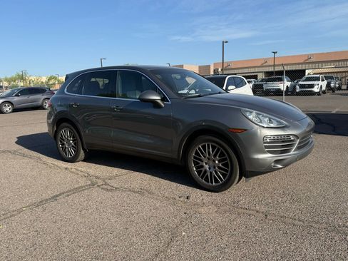 Used 2011 Porsche Cayenne image 3
