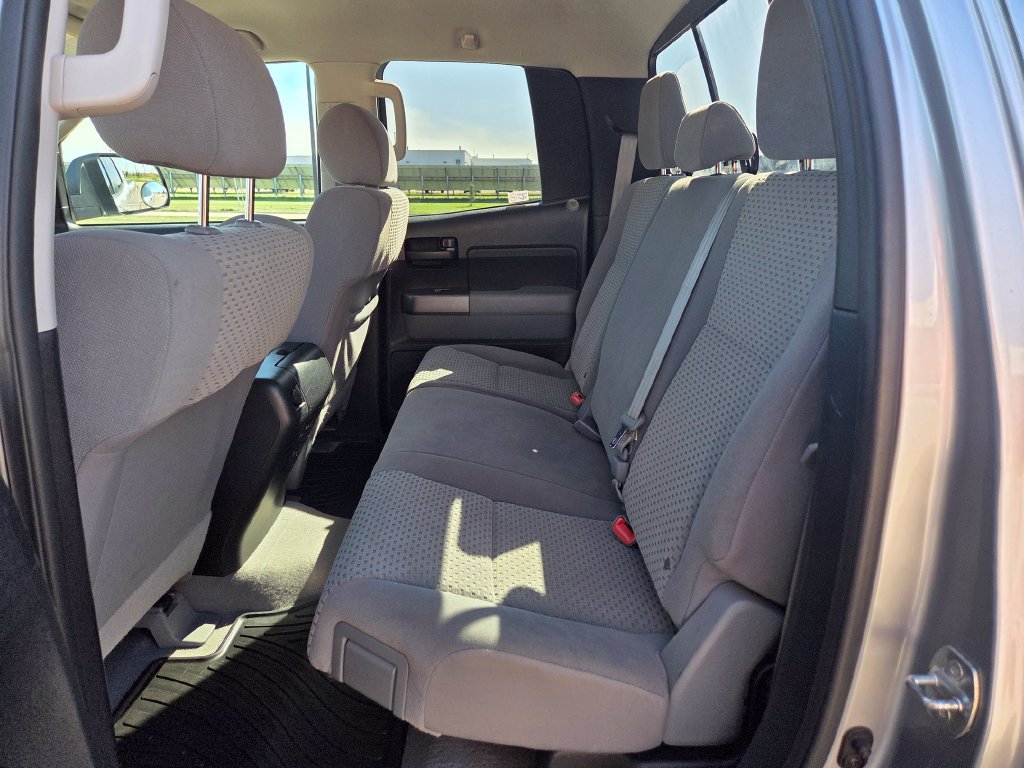 Used 2011 Toyota Tundra 4x4 Double Cab w/ SR5 Pkg image 33