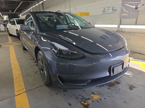 Used 2023 Tesla Model 3 Standard Range RWD image 3