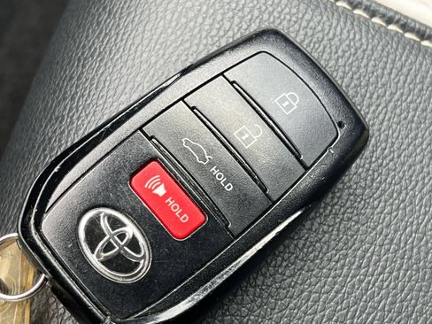Used 2025 Toyota Camry SE FWD image 28