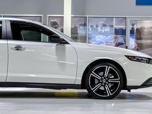 Used 2025 Honda Accord Sport image 33