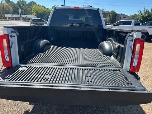 Used 2024 Ford F250 XLT w/ FX4 Off-Road Package AWD/4WD image 12