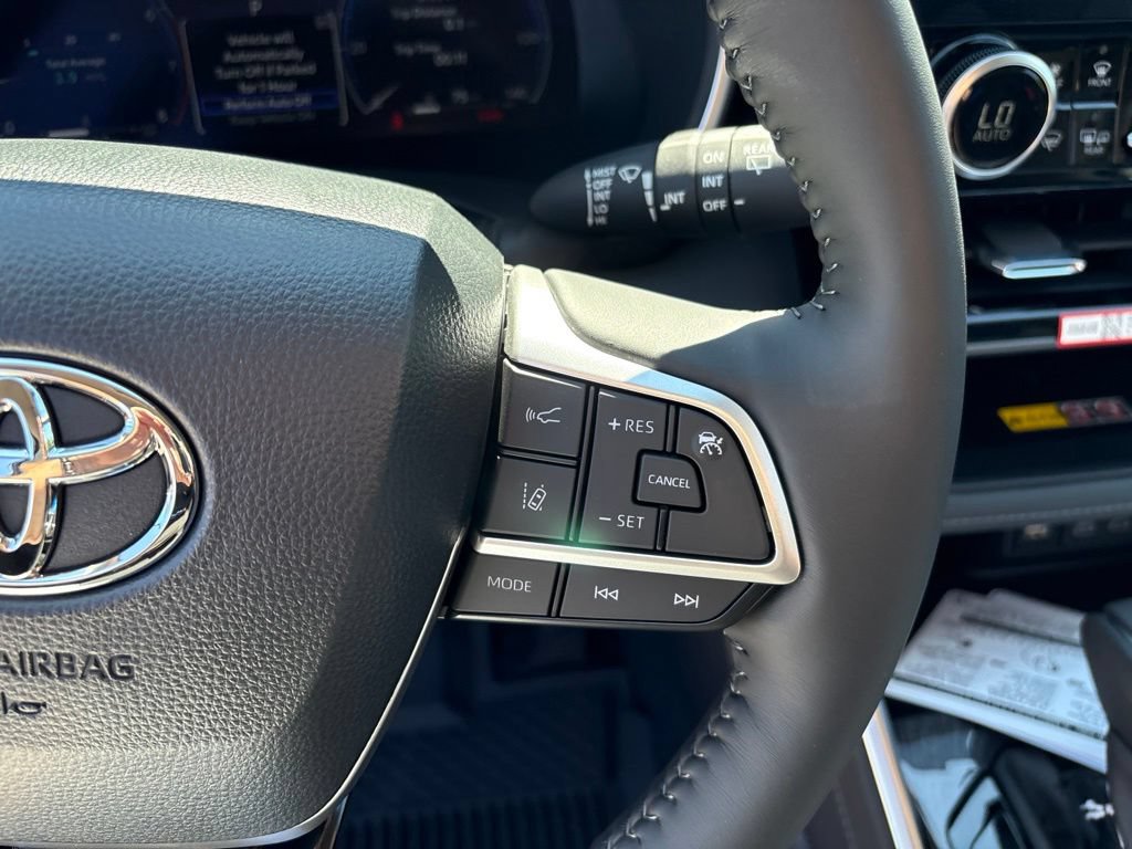 Certified 2026 Toyota Highlander Limited AWD/4WD image 26
