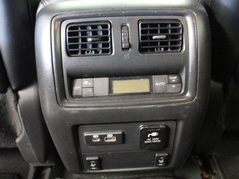 Used 2020 Nissan Pathfinder SL AWD/4WD image 21