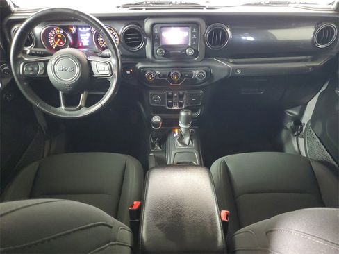 Used 2020 Jeep Gladiator Sport image 12